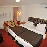 Palace Point Hotel